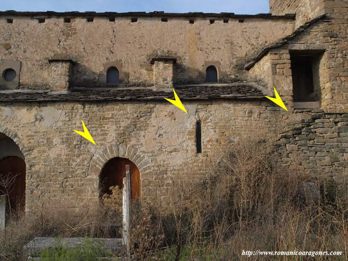 DETALLE DEL MURO SUR, CON LOS VANOS ORIGINALES SEÑALADOS